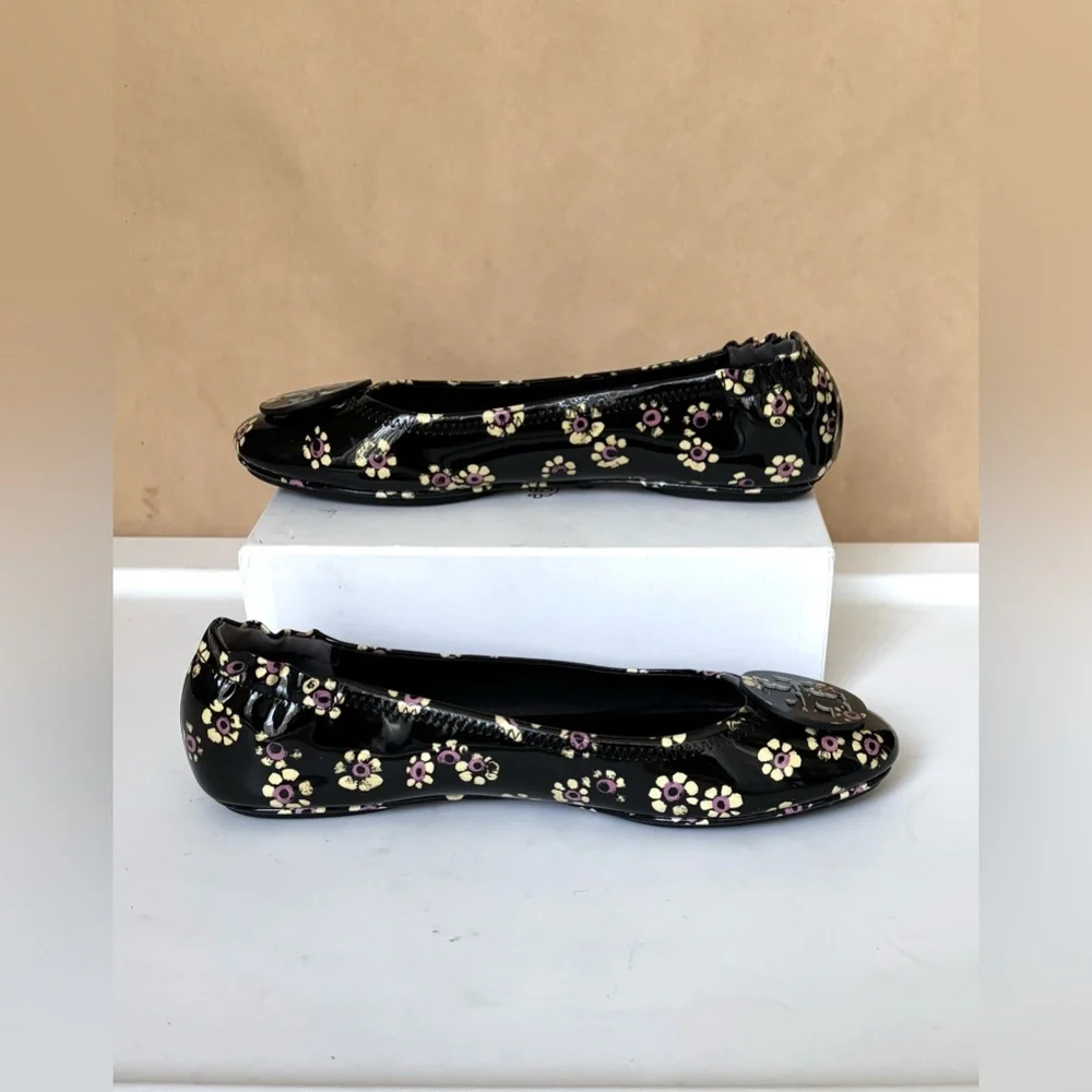 Tory Burch Minnie Travel Flats Dainty Floral Black Patent Leather Size 8.5 NWOB